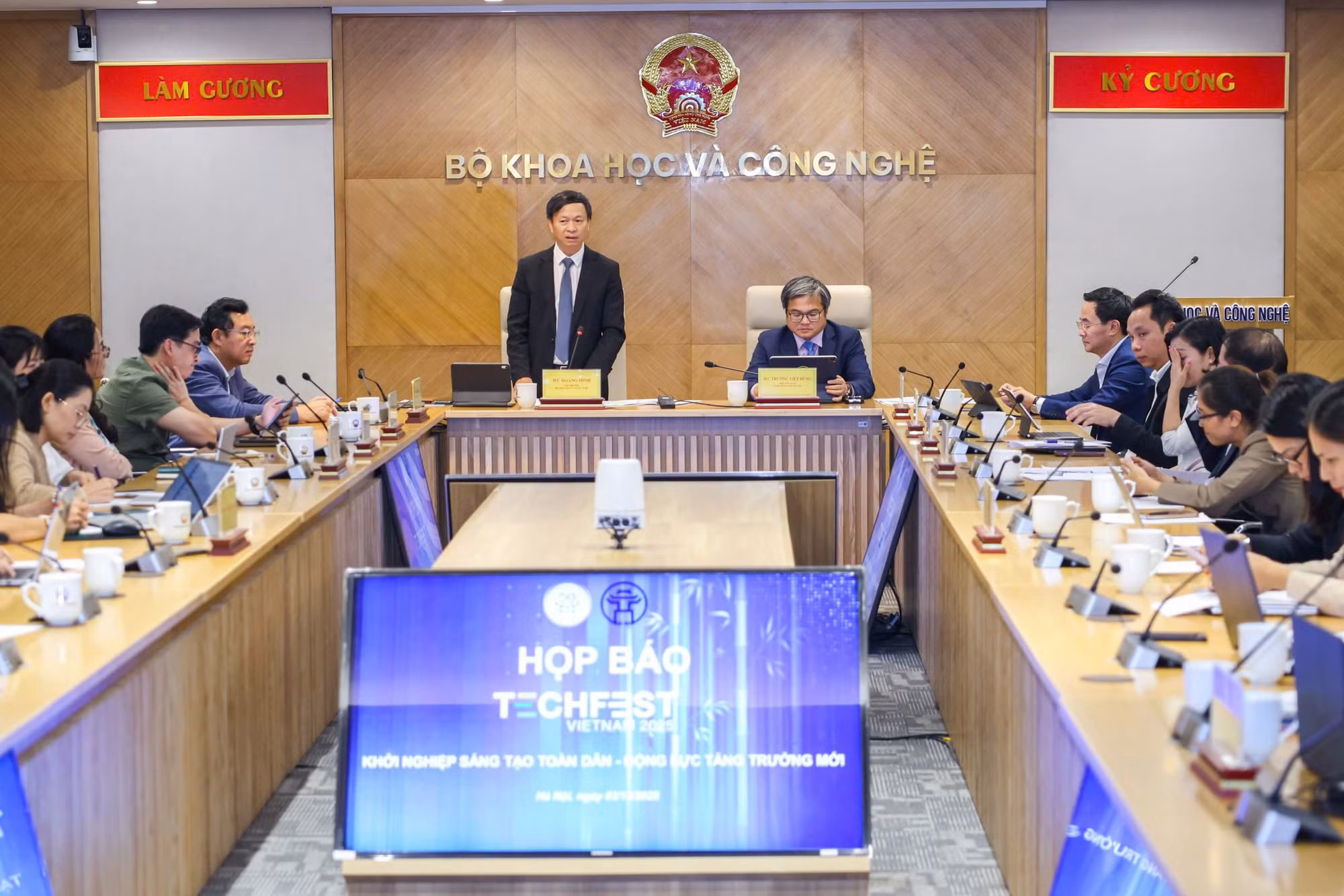 Techfest Việt Nam 2025: Mang khoa học sáng tạo đến với không gian mở quanh hồ Hoàn Kiếm -0