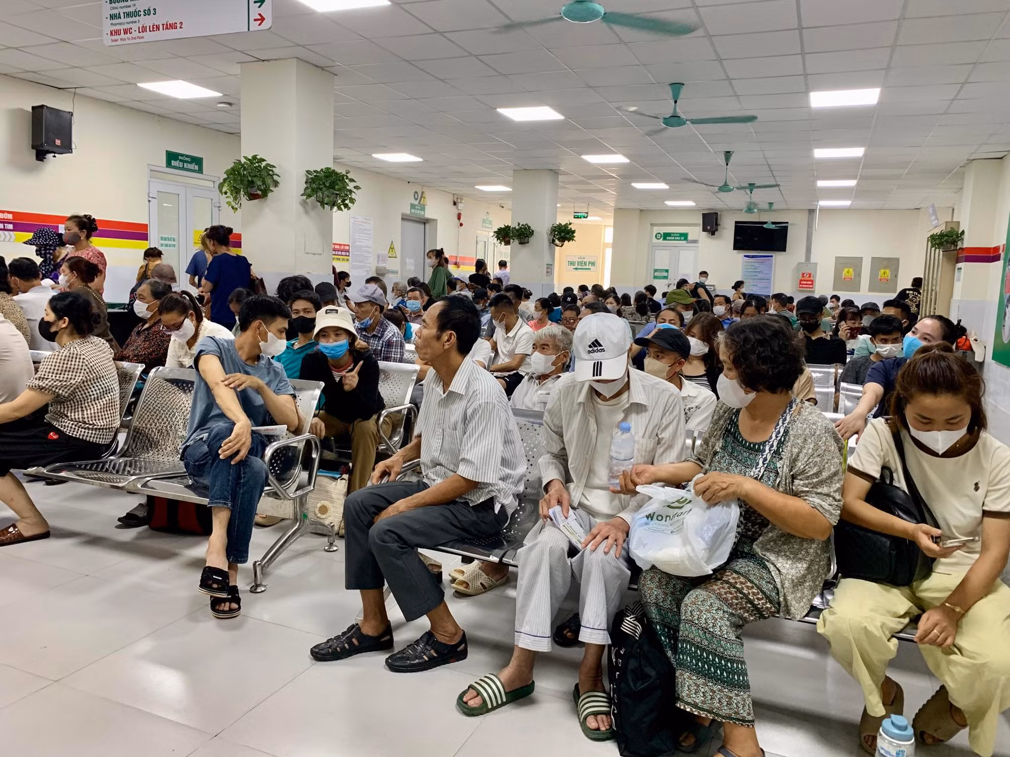 Từ năm 2026, đối tượng nào sẽ được ưu tiên khám bệnh miễn phí? -0