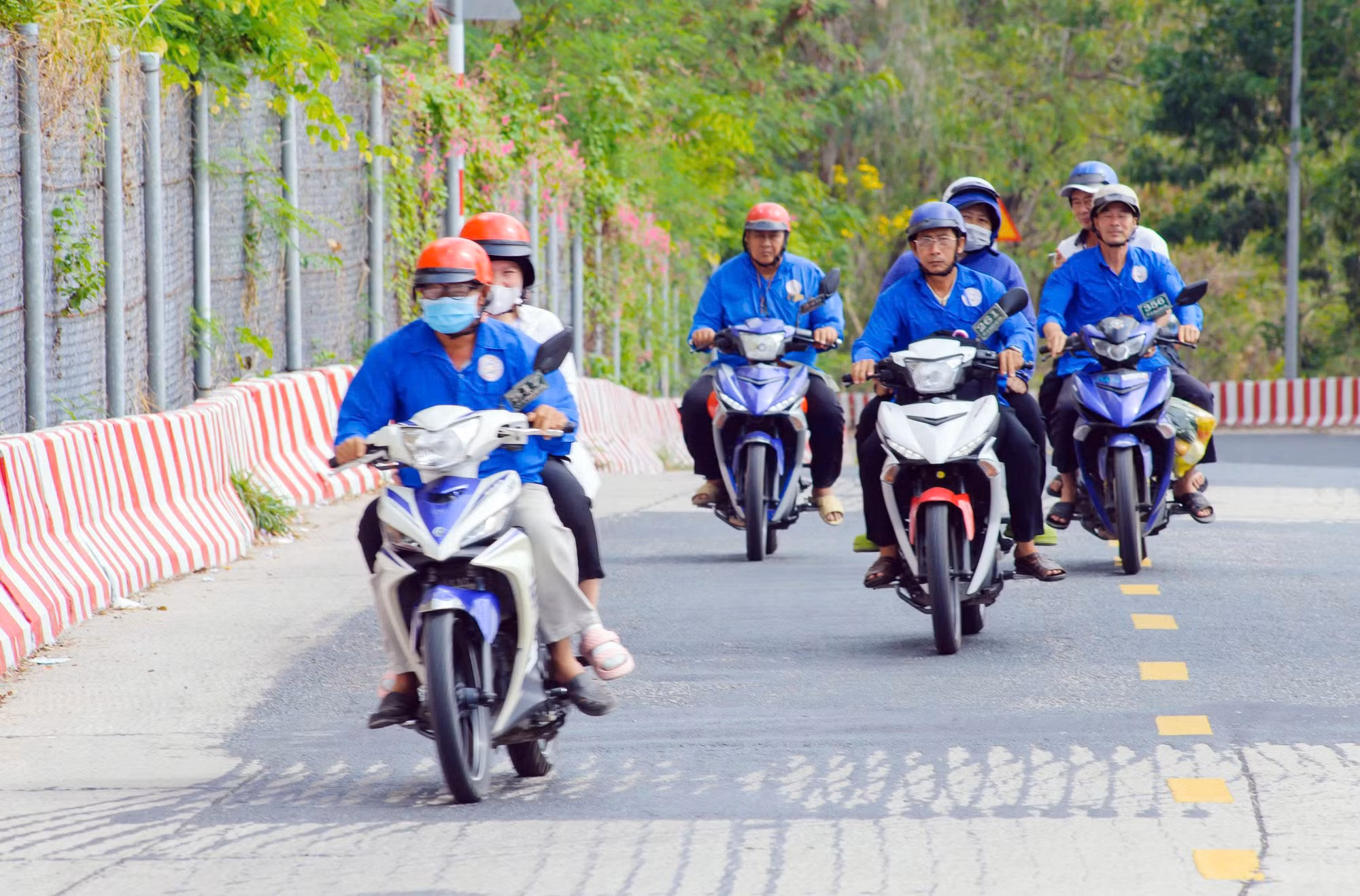 Siết chặt quản lý, chấn chỉnh đối với hoạt động chở khách bằng honda đầu ở Khu du lịch Núi Cấm -0
