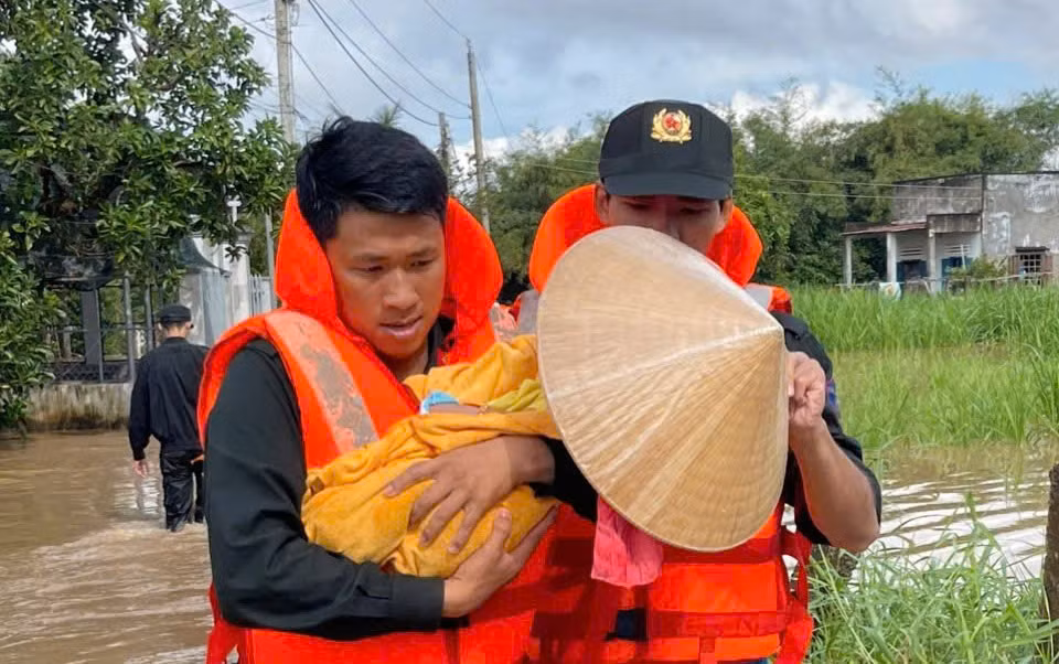 Mưa lớn kéo dài làm hàng nghìn căn nhà ở Lâm Đồng bị ngập -0