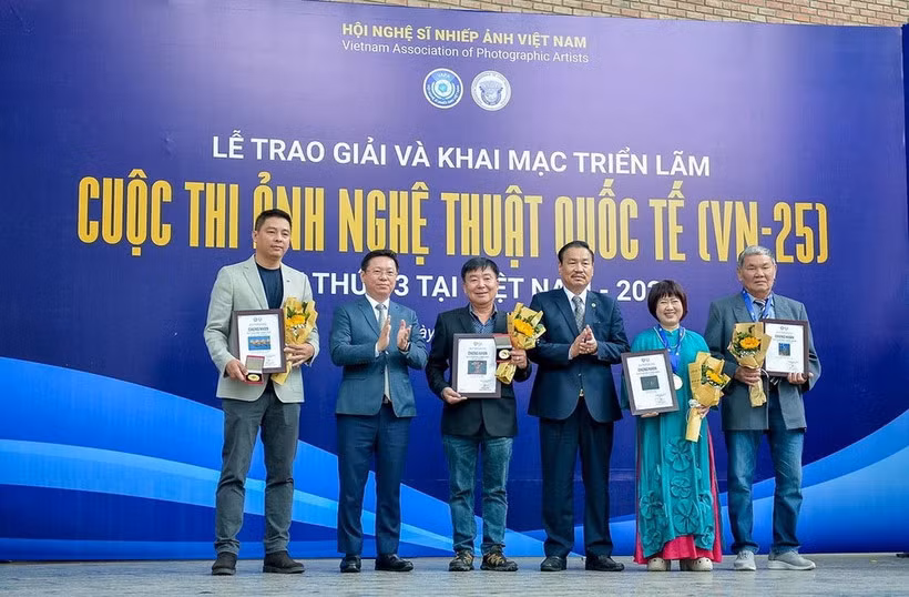 Trao giải và khai mạc triển lãm cuộc thi Ảnh nghệ thuật Quốc tế lần thứ 13 năm 2025 -0