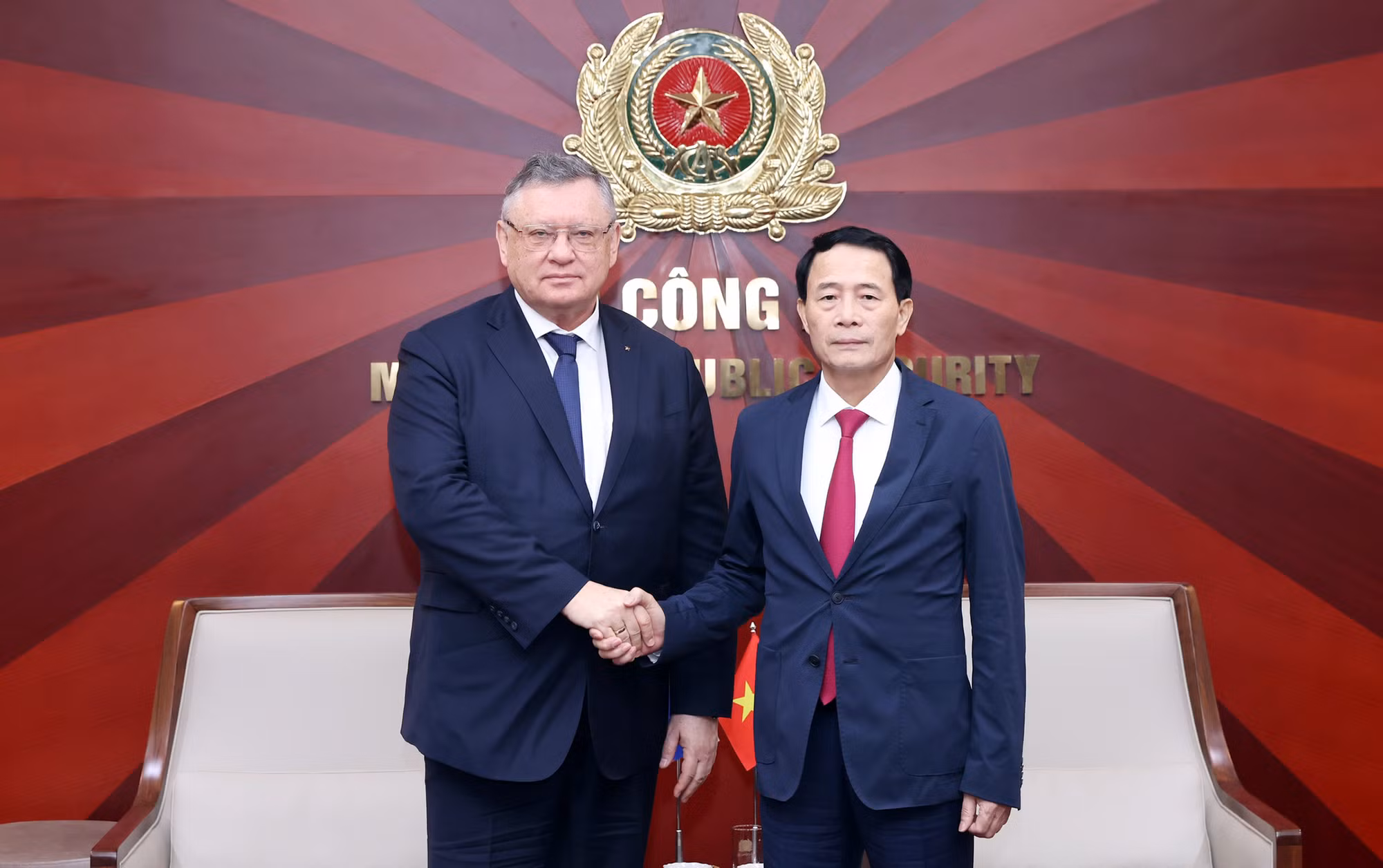 Tăng cường hợp tác với các cơ quan thực thi pháp luật Liên bang Nga -0
