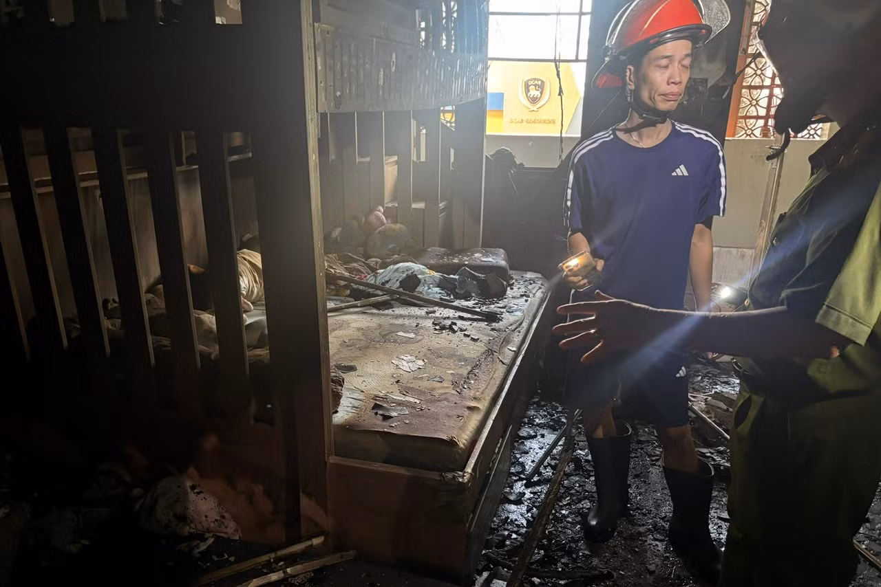 Bên trong hiện trường vụ cháy quán ốc khiến 4 người tử vong -1