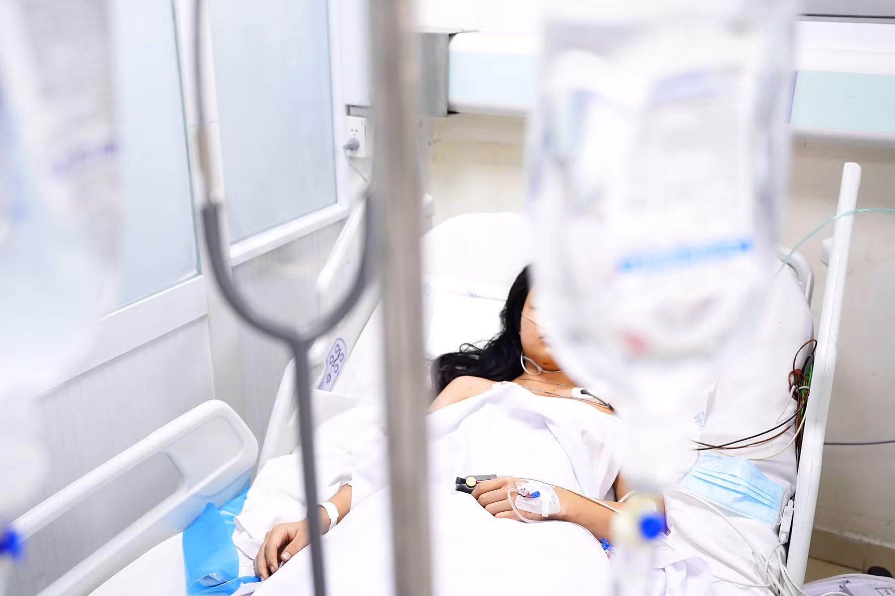 Hai nạn nhân vụ cháy quán ốc kể lại thời điểm xảy ra hỏa hoạn -0