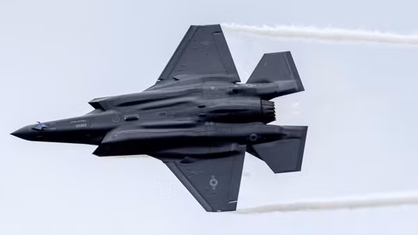 Hà Lan điều 2 chiếc F-35 chặn thiết bị bay lạ xâm nhập không phận