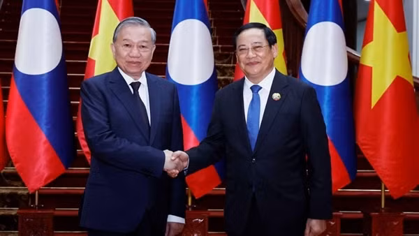 Tổng Bí thư Tô Lâm hội kiến Thủ tướng Lào Sonexay Siphandone
