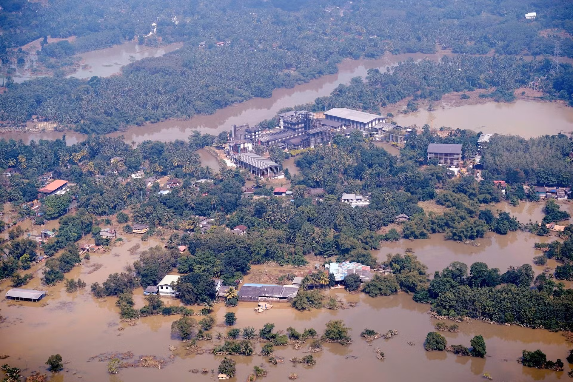 Hơn 1.000 người thiệt mạng do mưa lũ tại Indonesia, Thái Lan và Sri Lanka -0