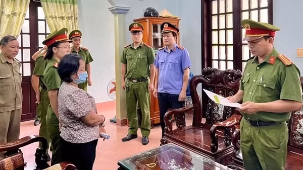Những “độc chiêu” lừa vay tiền làm dịch vụ đáo hạn ngân hàng