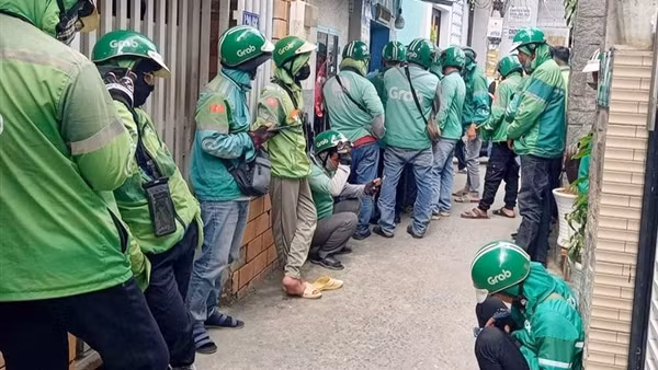 Lái xe công nghệ, anh là ai? (Bài 1)