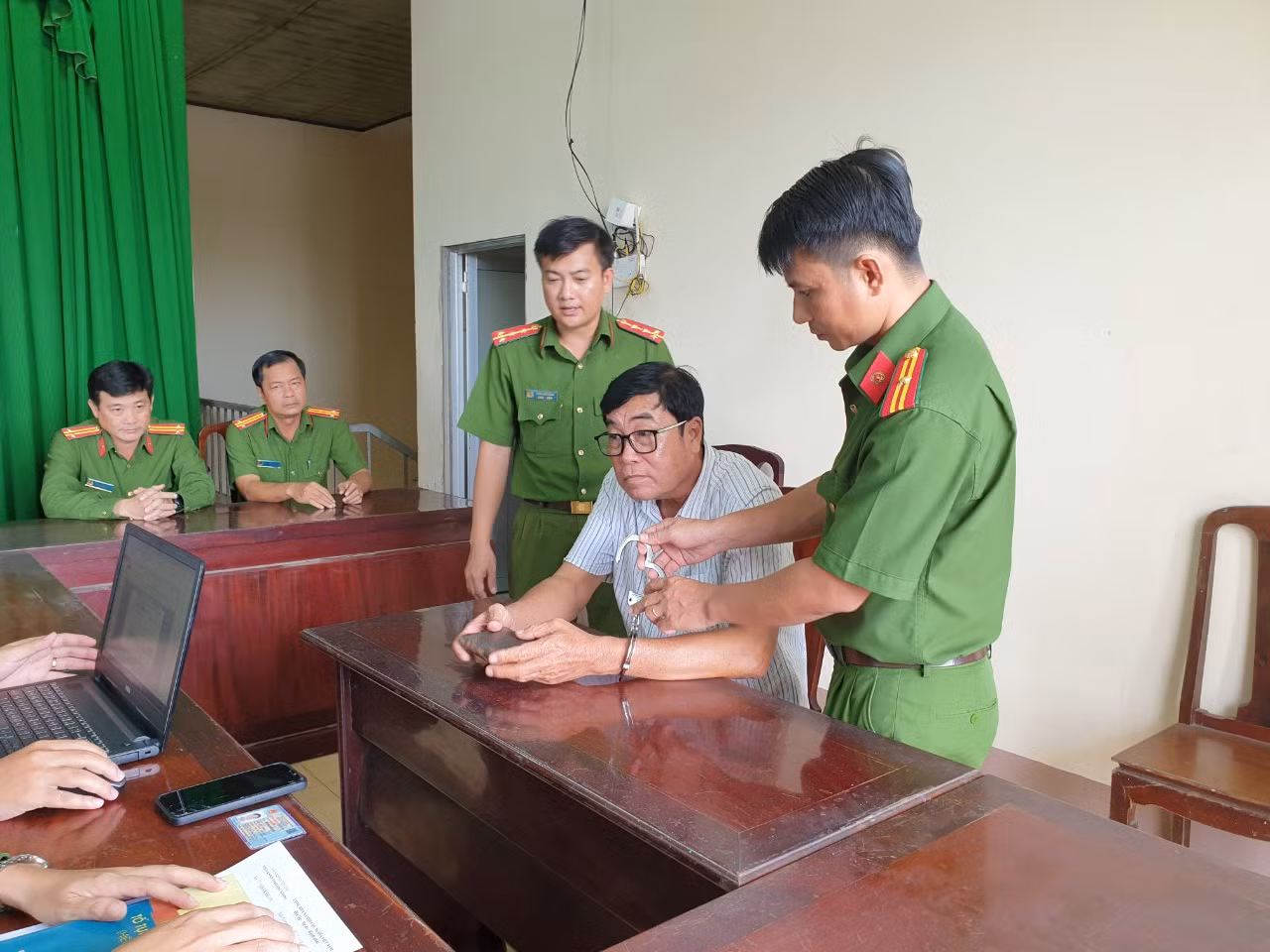 Khởi tố Giám đốc công ty lạm dụng tín nhiệm chiếm đoạt tài sản -0