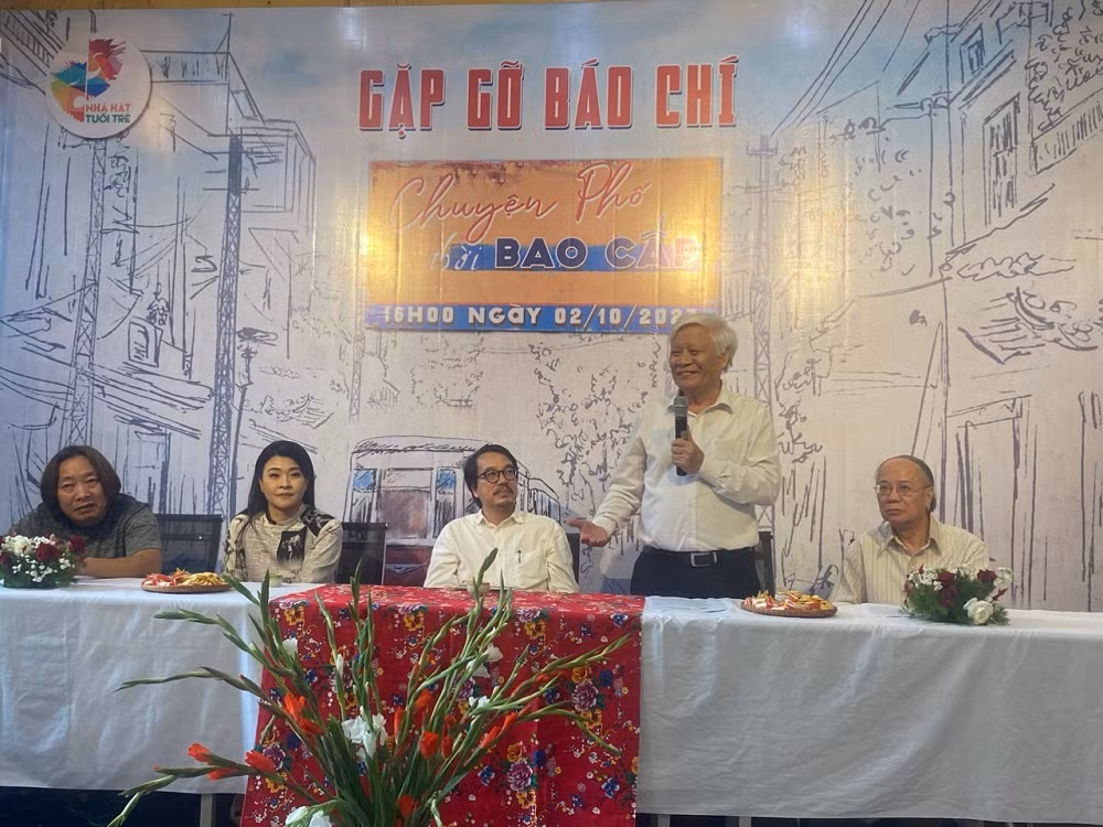 Kể chuyện Hà Nội thời bao cấp bằng âm nhạc -0