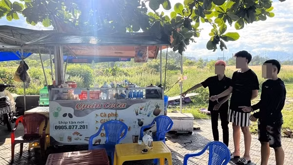 Bắt giữ nhóm thiếu niên xông vào quán cướp điện thoại và nước ngọt