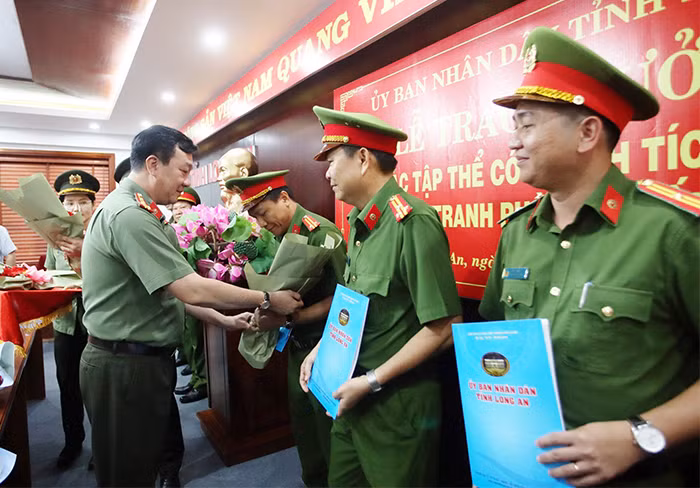 Cháu bé 3 tuổi được giải cứu như thế nào? -0