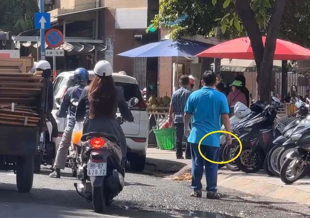 Đuổi đánh nhau vì bị nhắc nhở thắt dây an toàn, 1 người bị thương -0