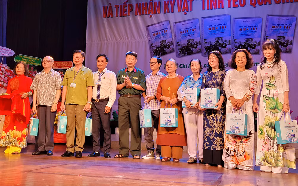 Hào sảng 