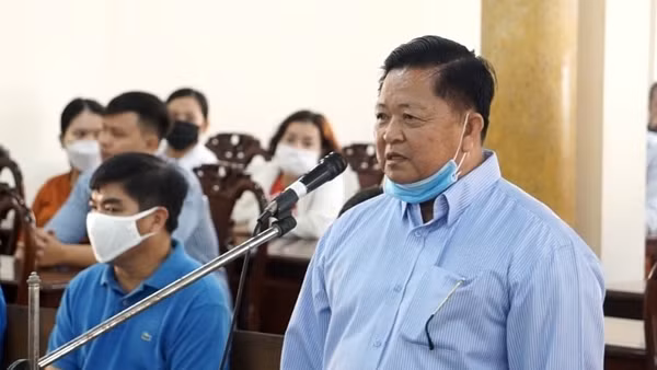 Xét xử vụ lợi dụng chức vụ, quyền hạn cấp sai biển số đẹp để trục lợi ở An Giang