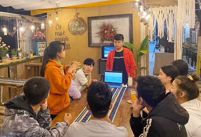 Những đôi bàn tay biết nói -0