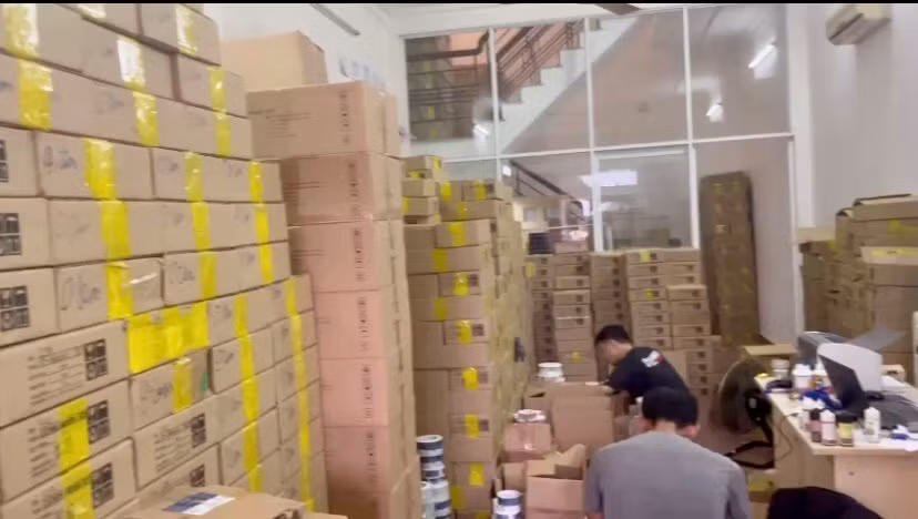 Phát hiện hàng ngàn sản phẩm tinh dầu, thuốc lá điện tử “lậu” tổng trị giá trên 70 tỷ đồng -0