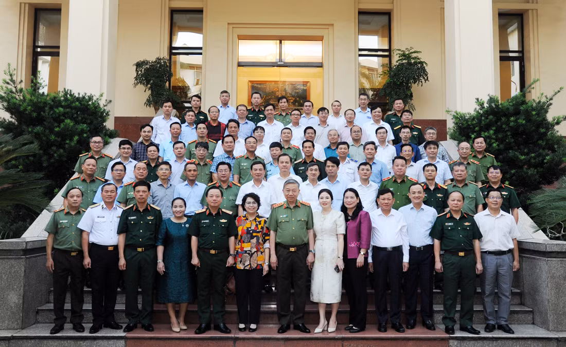 Bộ Công an gặp mặt Lớp bồi dưỡng kiến thức quốc phòng, an ninh đối tượng 1, Khóa 92 -0