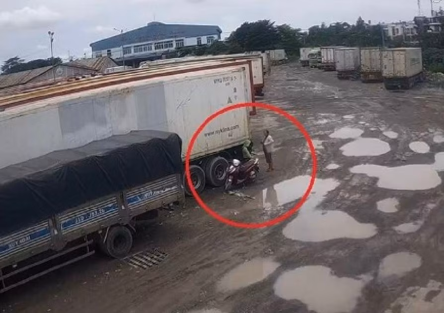 Lời khai ban đầu của đối tượng sát hại cô gái trong bãi xe đầu kéo -0