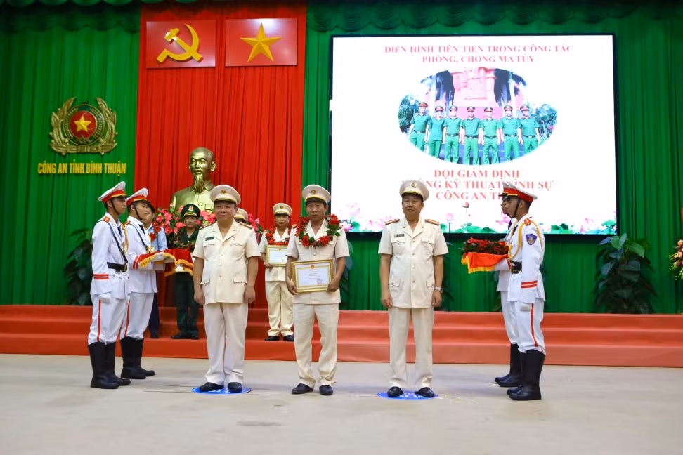 Quyết tâm đấu tranh, không khoan nhượng với tội phạm ma túy -0