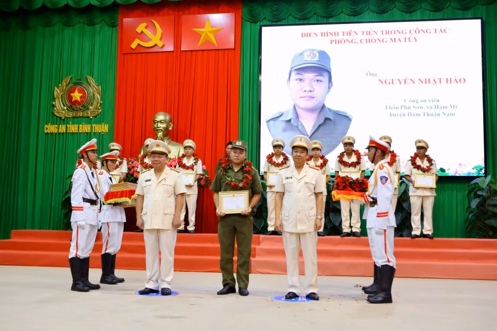 Quyết tâm đấu tranh, không khoan nhượng với tội phạm ma túy -0