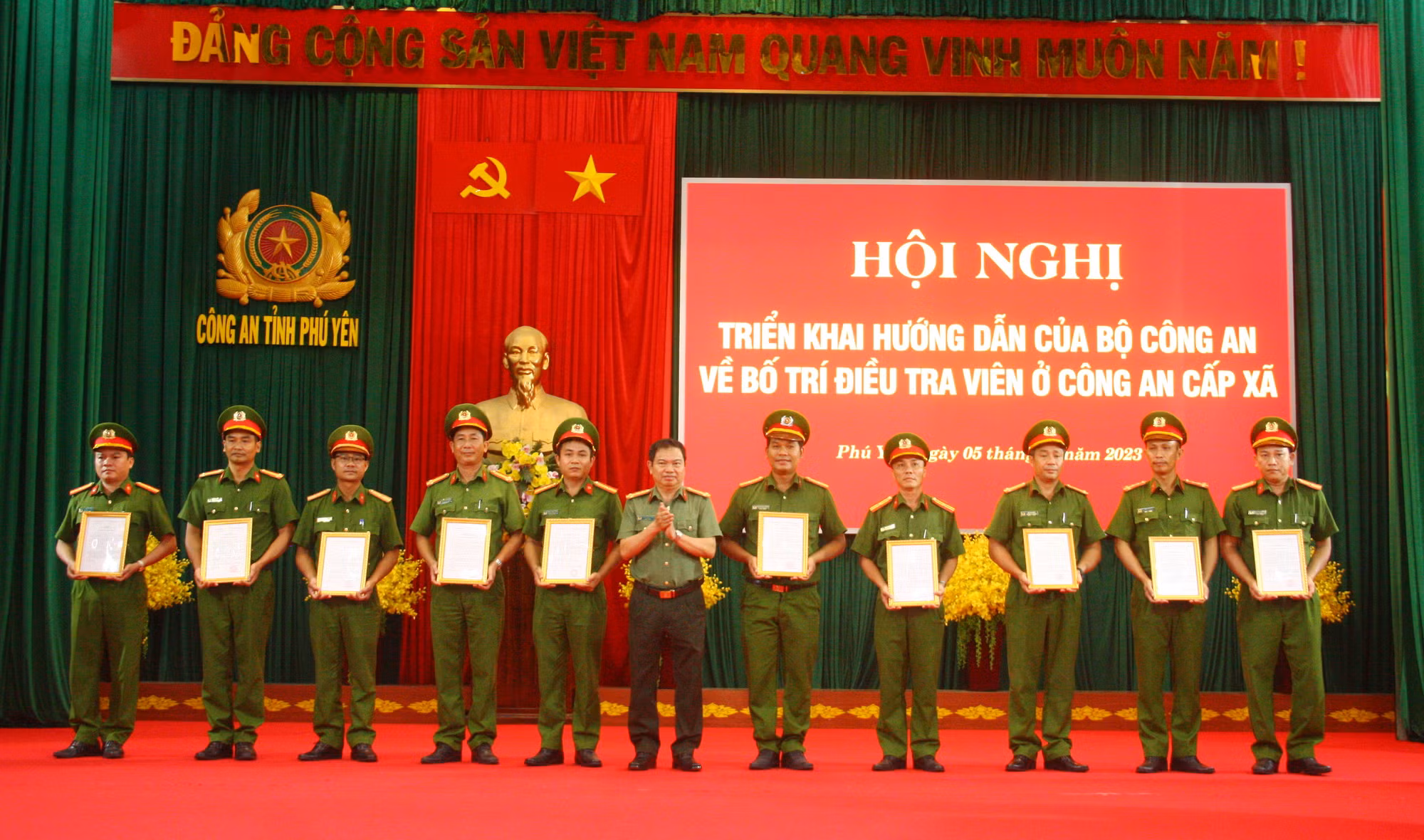  Công an tỉnh Phú Yên bổ nhiệm 34 điều tra viên Công an cấp xã -0