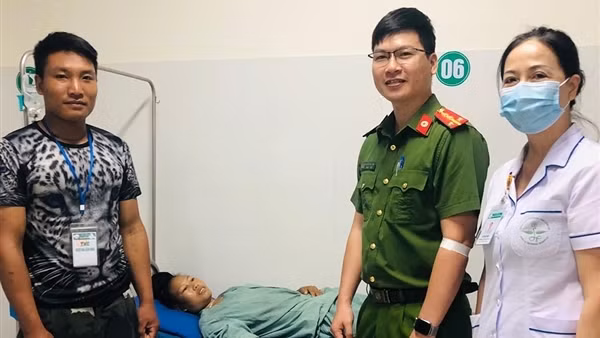 Đại uý Công an xã hiến máu cứu người