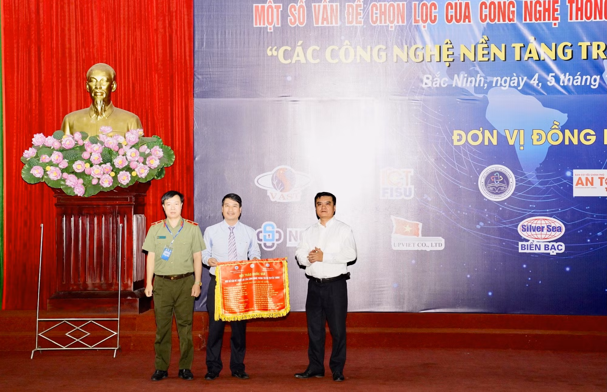 Chọn công nghệ nền tảng phù hợp với thực tiễn chuyển đổi số quốc gia -0