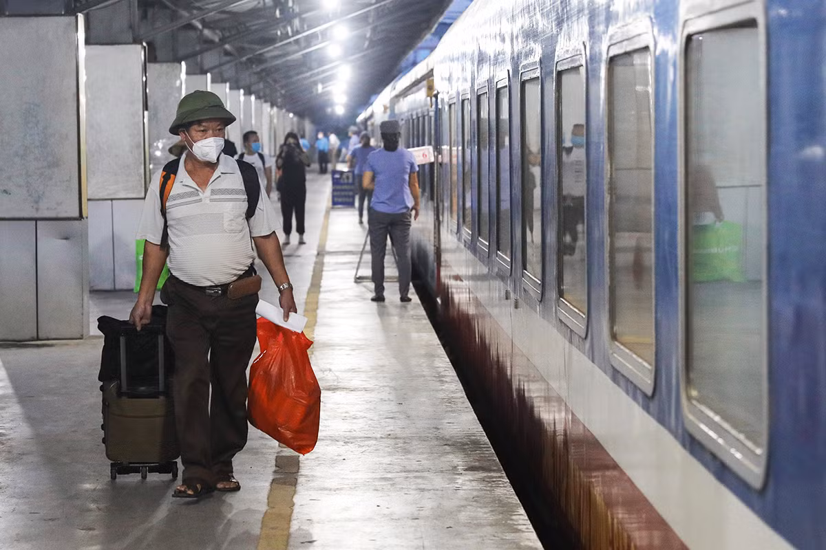 Đường sắt “rục rịch” mở bán vé tàu tập thể Tết Giáp Thìn 2024 -0