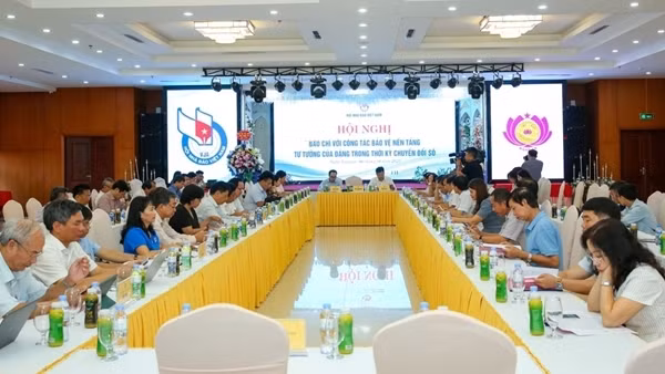 Báo chí góp phần quan trọng&nbsp;bảo vệ nền tảng tư tưởng của Đảng trong bối cảnh chuyển đổi số