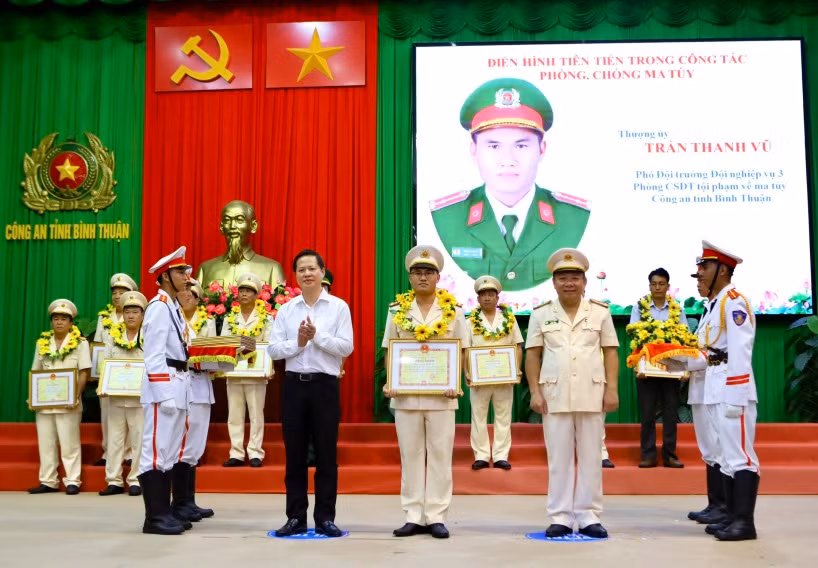 Quyết tâm đấu tranh, không khoan nhượng với tội phạm ma túy -0
