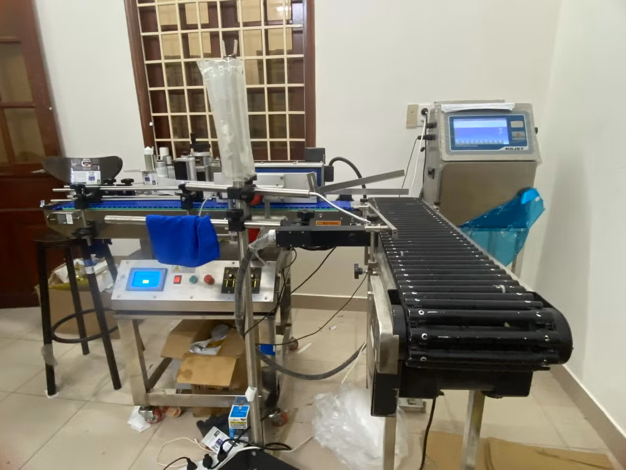 Phát hiện hàng ngàn sản phẩm tinh dầu, thuốc lá điện tử “lậu” tổng trị giá trên 70 tỷ đồng -0