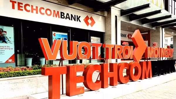 Techcombank tiếp tục dẫn đầu về vị thế vốn, xếp hạng tín dụng