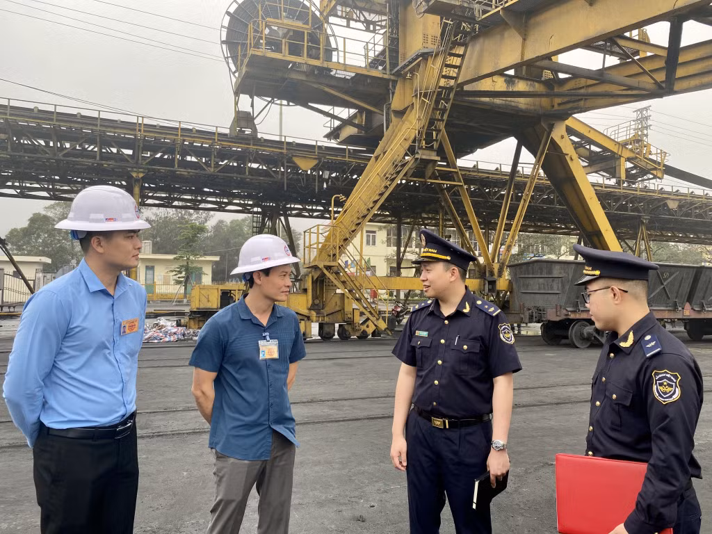 Ngành Hải quan đối diện với thách thức giảm thu ngân sách -0