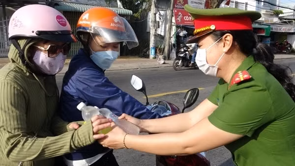 Trạm dừng chân nghĩa tình, lan tỏa hình ảnh đẹp về người chiến sĩ CAND