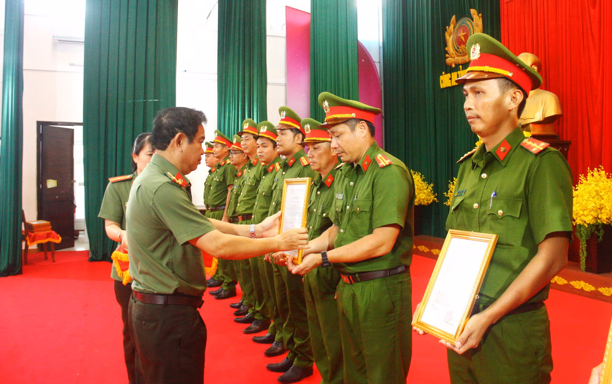  Công an tỉnh Phú Yên bổ nhiệm 34 điều tra viên Công an cấp xã -0