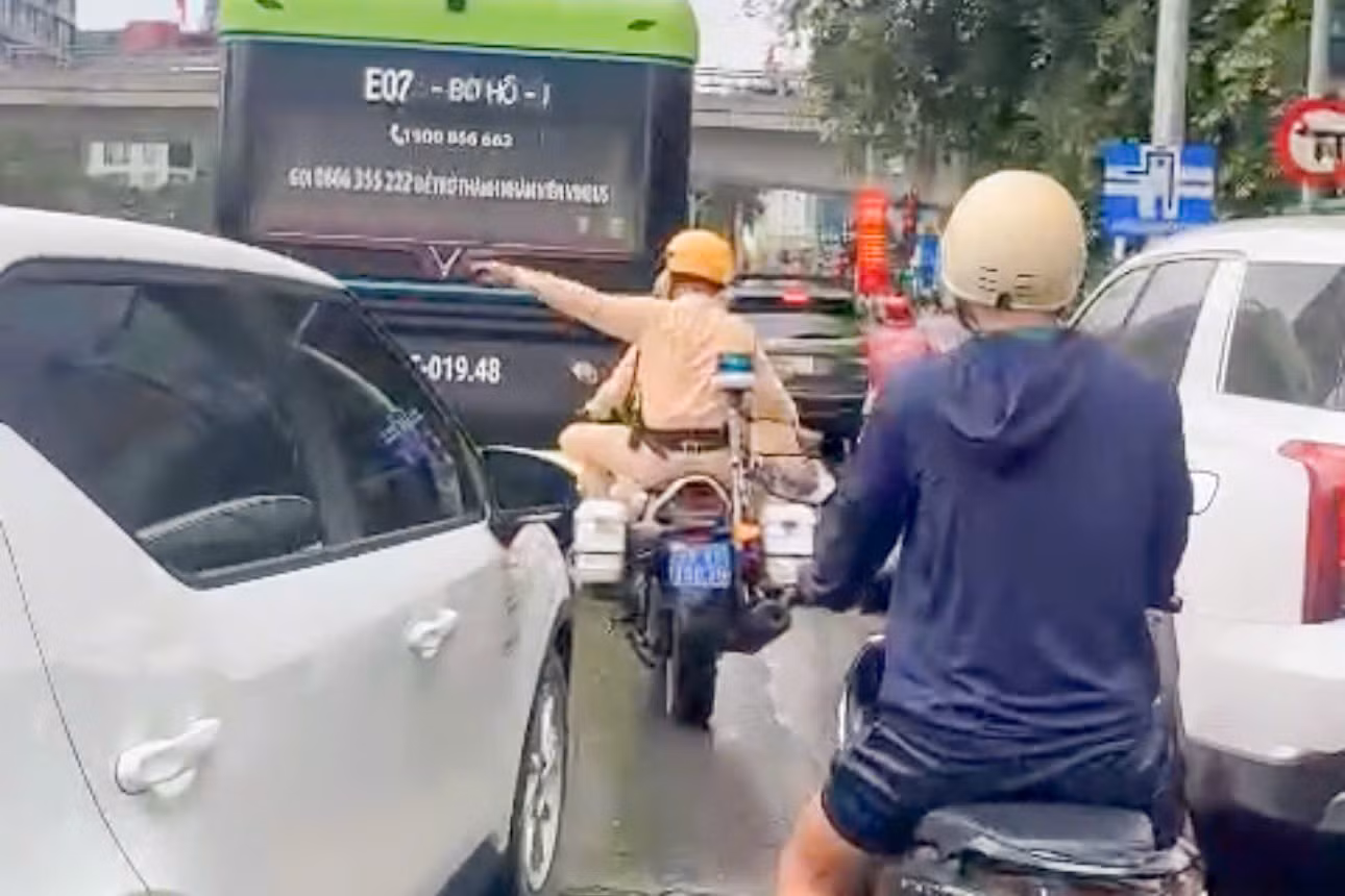 CSGT Hà Nội: Khi thực thi nhiệm vụ cũng là lan tỏa giá trị nhân văn -0