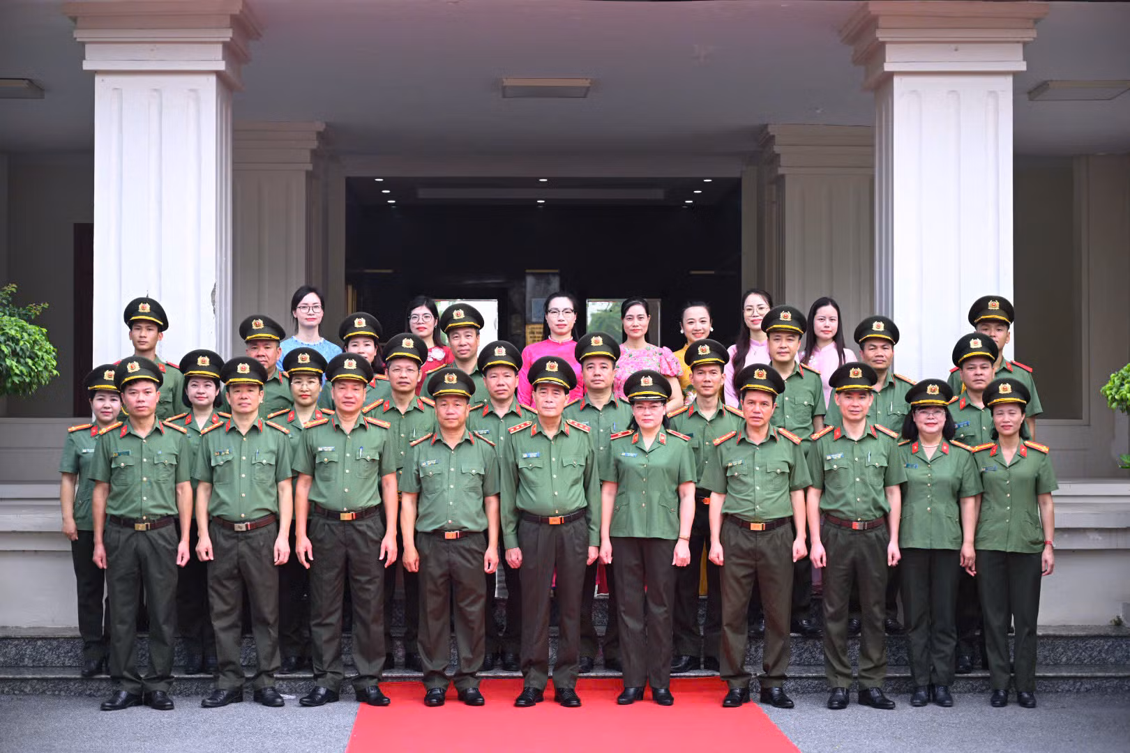 Thứ trưởng Lê Quốc Hùng: Chuẩn bị tuyệt đối an toàn công tác đào tạo, bồi dưỡng, huấn luyện lực lượng bảo đảm an ninh hàng không -0