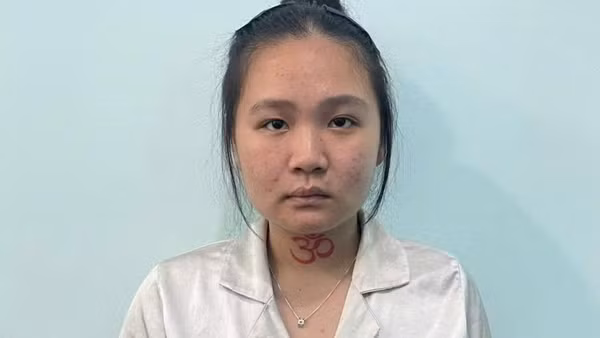 Nữ sinh bị truy nã về hành vi giết người đã ra đầu thú