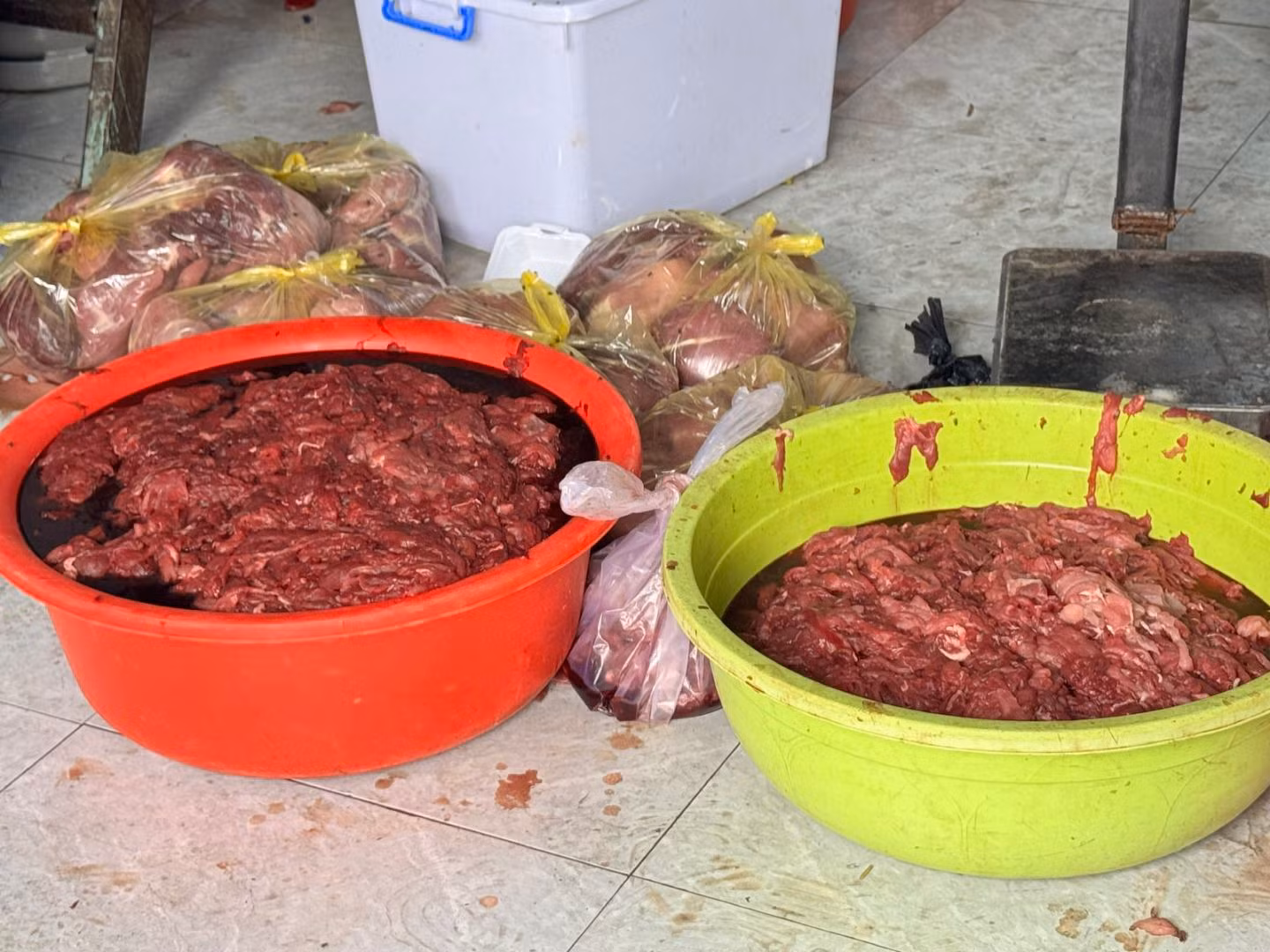 Phù phép thịt heo nái và hóa chất cấm thành thịt bò, thu lợi bất chính hơn 9 tỷ đồng -0