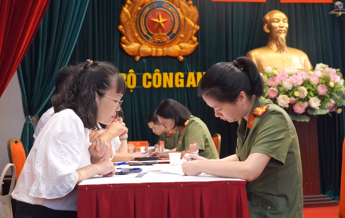 Công khai, minh bạch trong ngày bốc thăm nhà ở xã hội dành cho lực lượng CAND -1