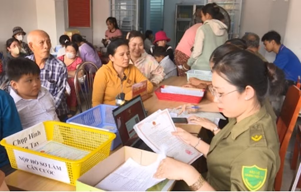Công an tỉnh Đồng Tháp nỗ lực thực hiện chiến dịch “30 ngày, đêm” cấp căn cước -0