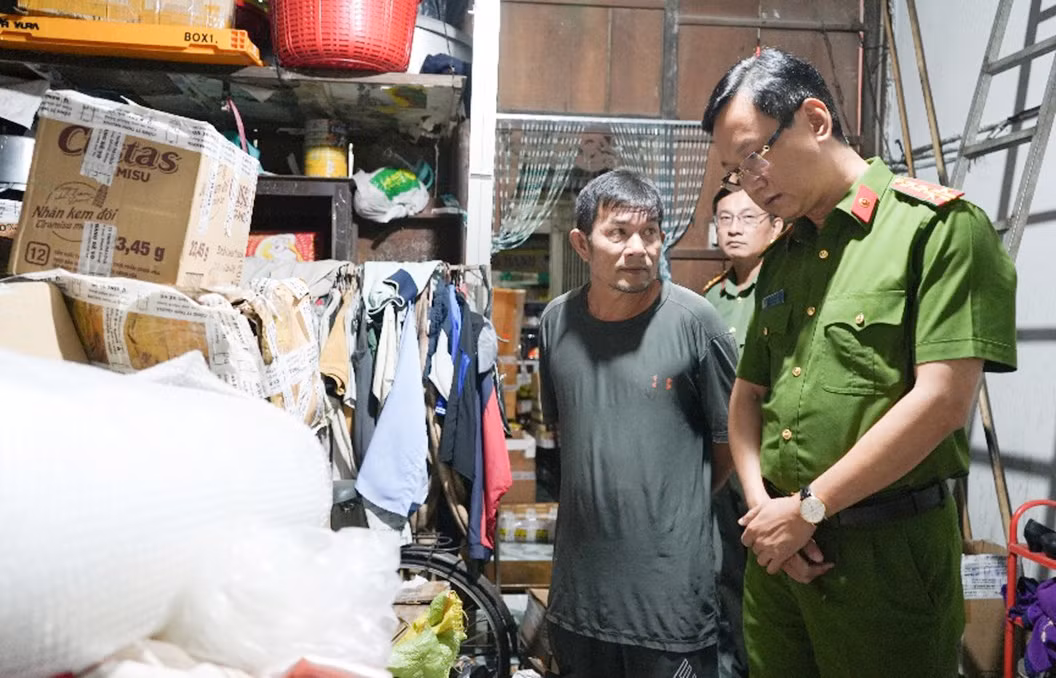 Bắt tạm giam đối tượng sản xuất, buôn bán nước hoa giả -0