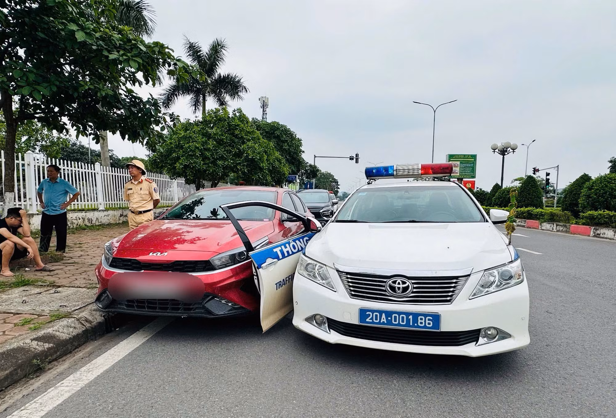 Xử lý nghiêm lái xe vi phạm tốc độ, nồng độ cồn và chống người thi hành công vụ tại Thái Nguyên -0