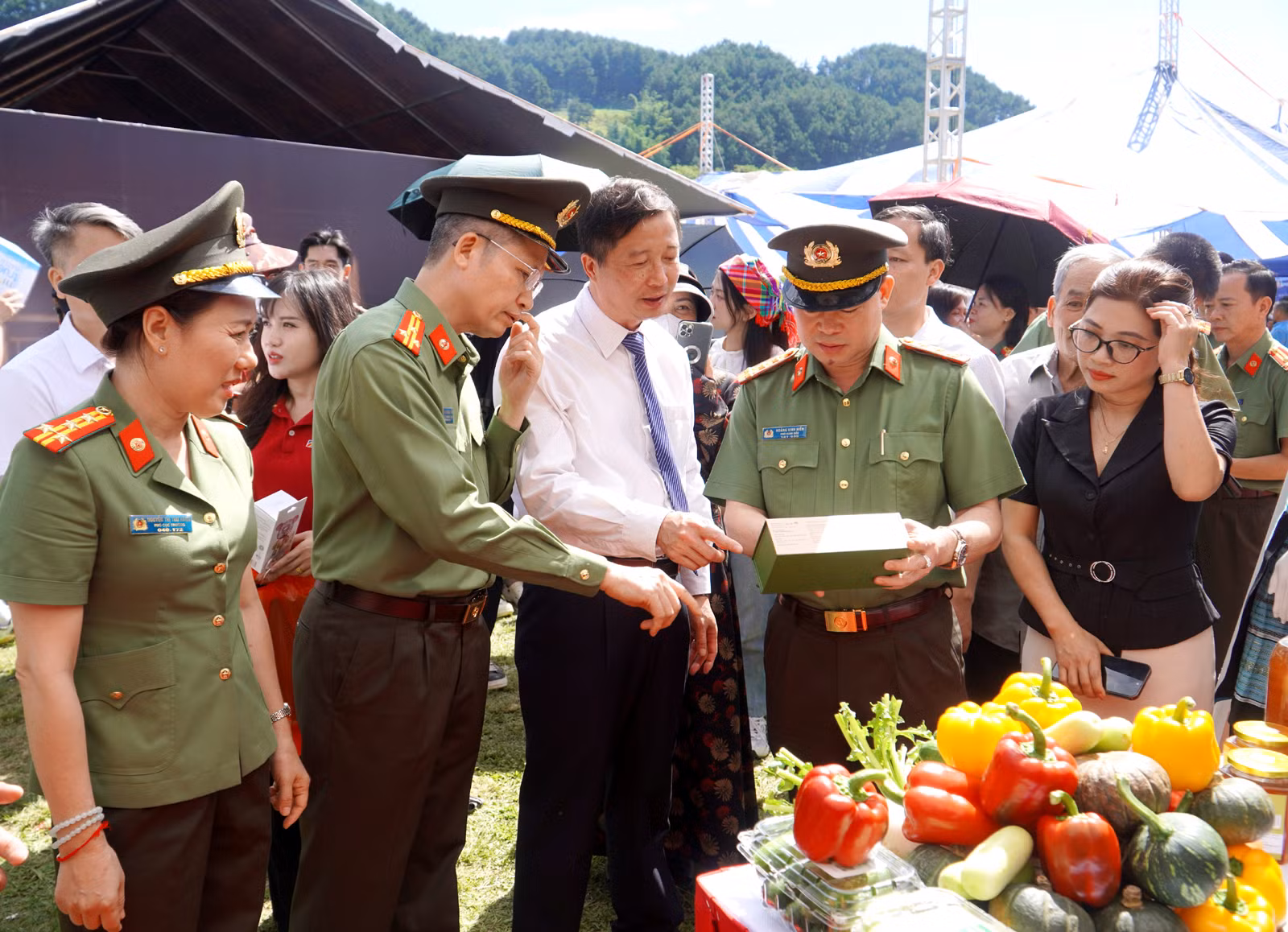 Độc đáo các sự kiện tại Ngày hội báo chí, truyền thông CAND hướng về cơ sở ”Vì bình yên bản làng” -0