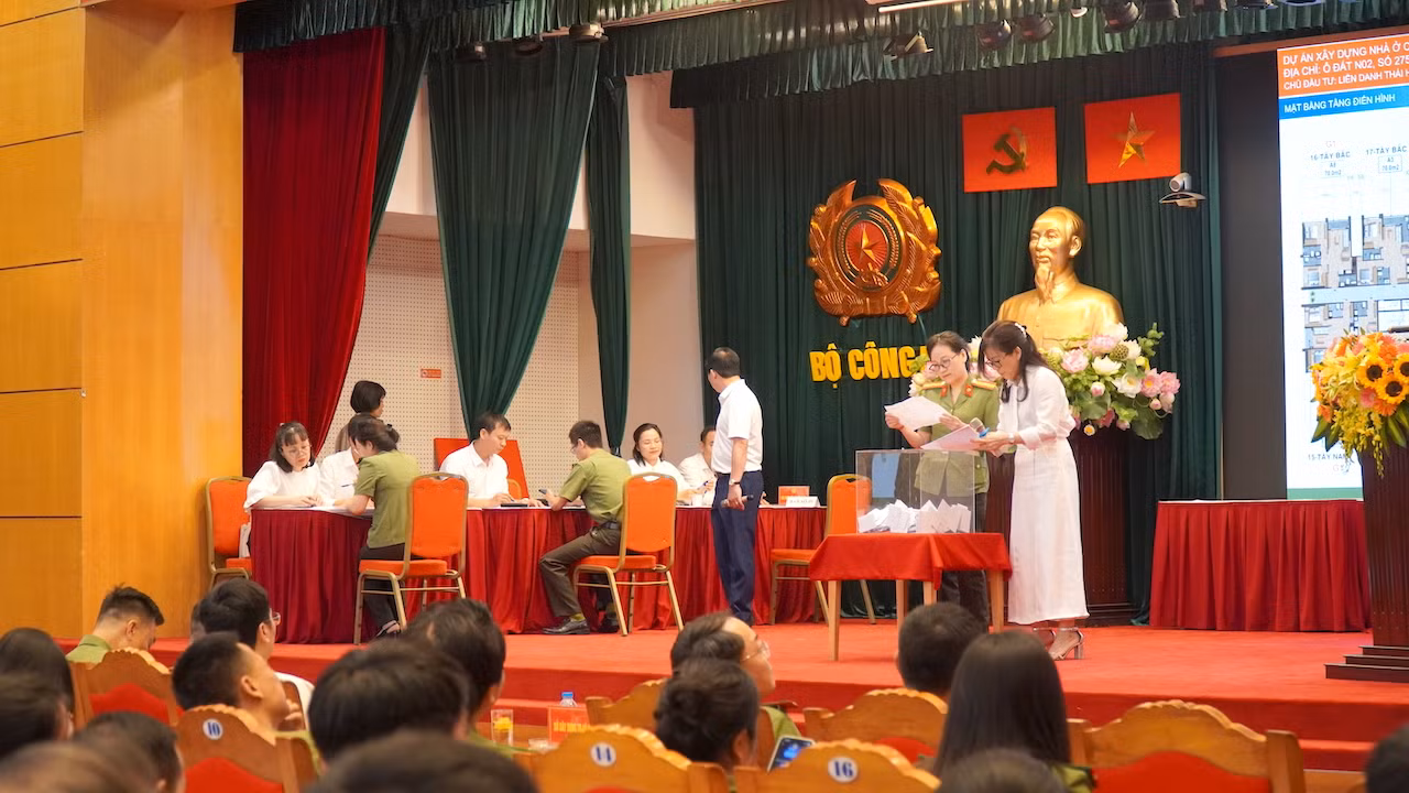 Công khai, minh bạch trong ngày bốc thăm nhà ở xã hội dành cho lực lượng CAND -0