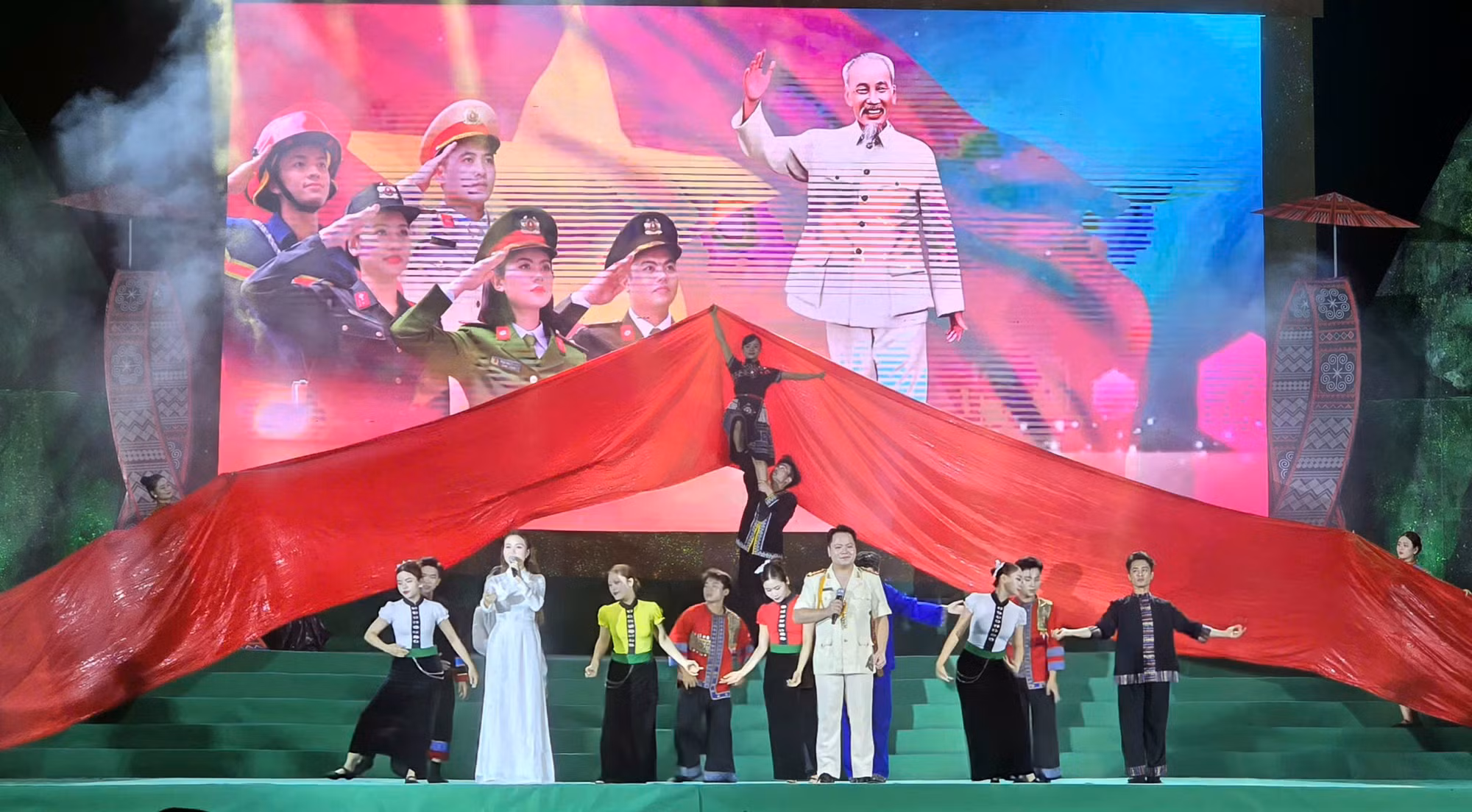 “Vì bình yên bản làng” sẽ được lan tỏa, trở thành điểm sáng trong công tác dân vận, tuyên truyền của lực lượng Công an -0