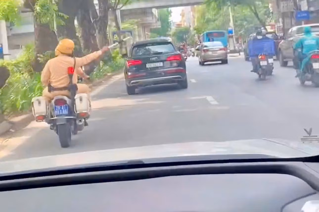 CSGT Hà Nội: Khi thực thi nhiệm vụ cũng là lan tỏa giá trị nhân văn -0