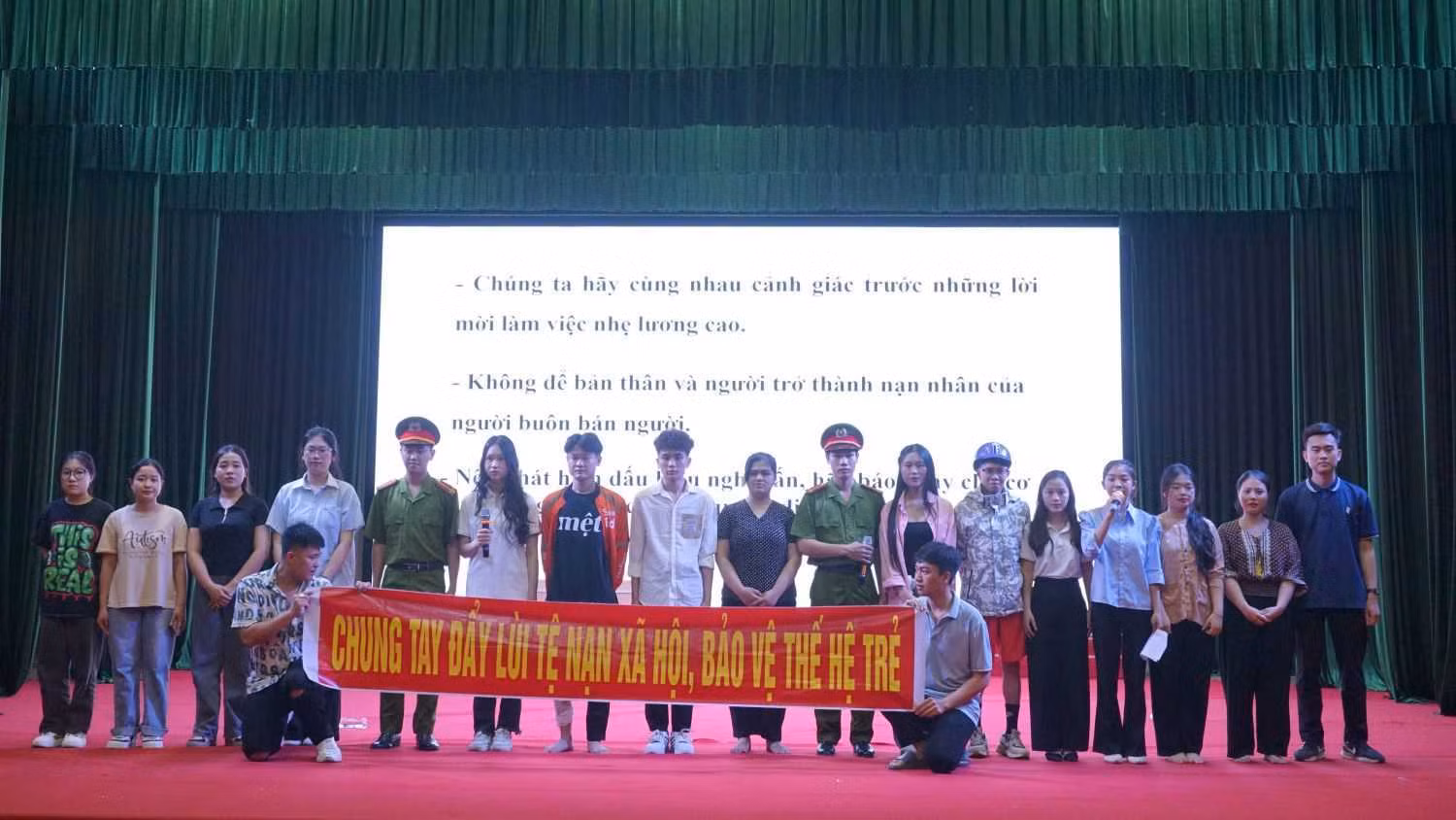 Dựng “lá chắn mềm” bảo vệ thế hệ trẻ trước hiểm họa ma túy -0